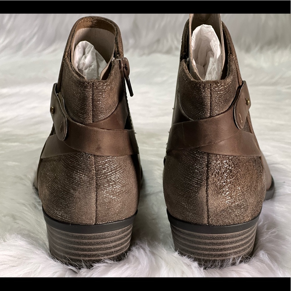 New Clarks Women's, Addiy Kara Ankle Boot - Picture 9 of 15
